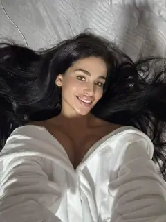 Afina escort in London