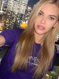 Agata escort in London