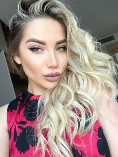 Aleksia escort in London