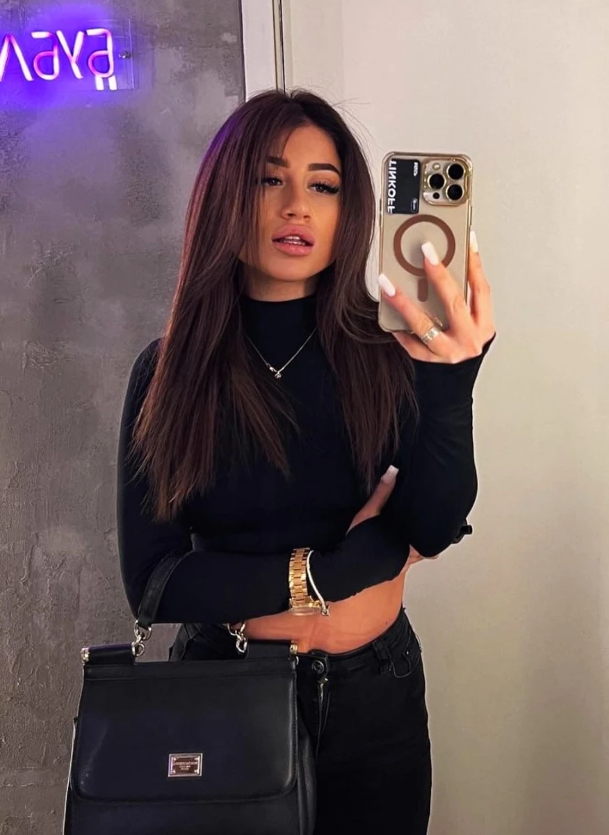 Alisa escort in London