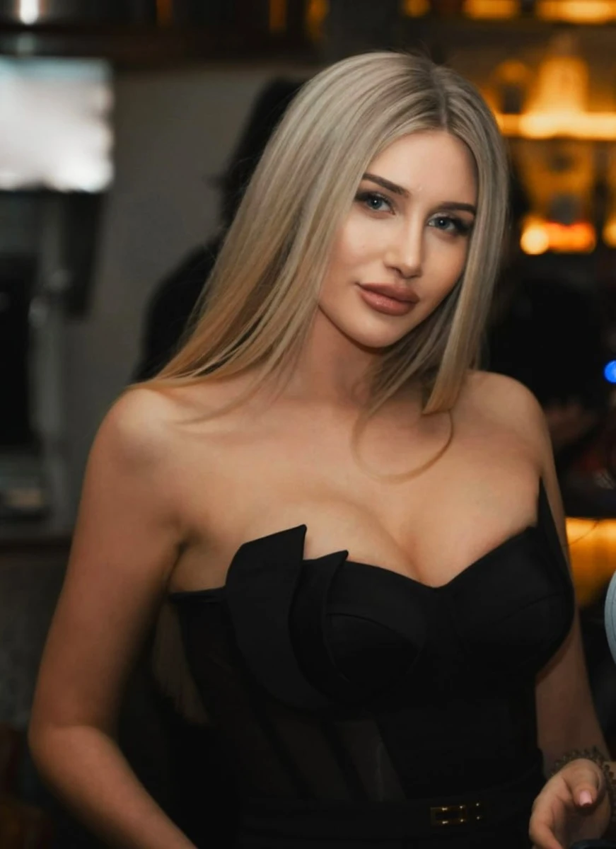 Amelia escort in London