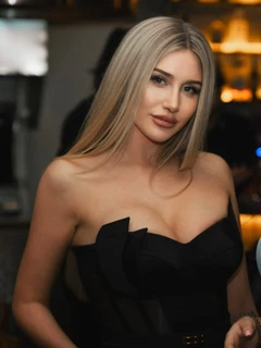 Amelia escort in London