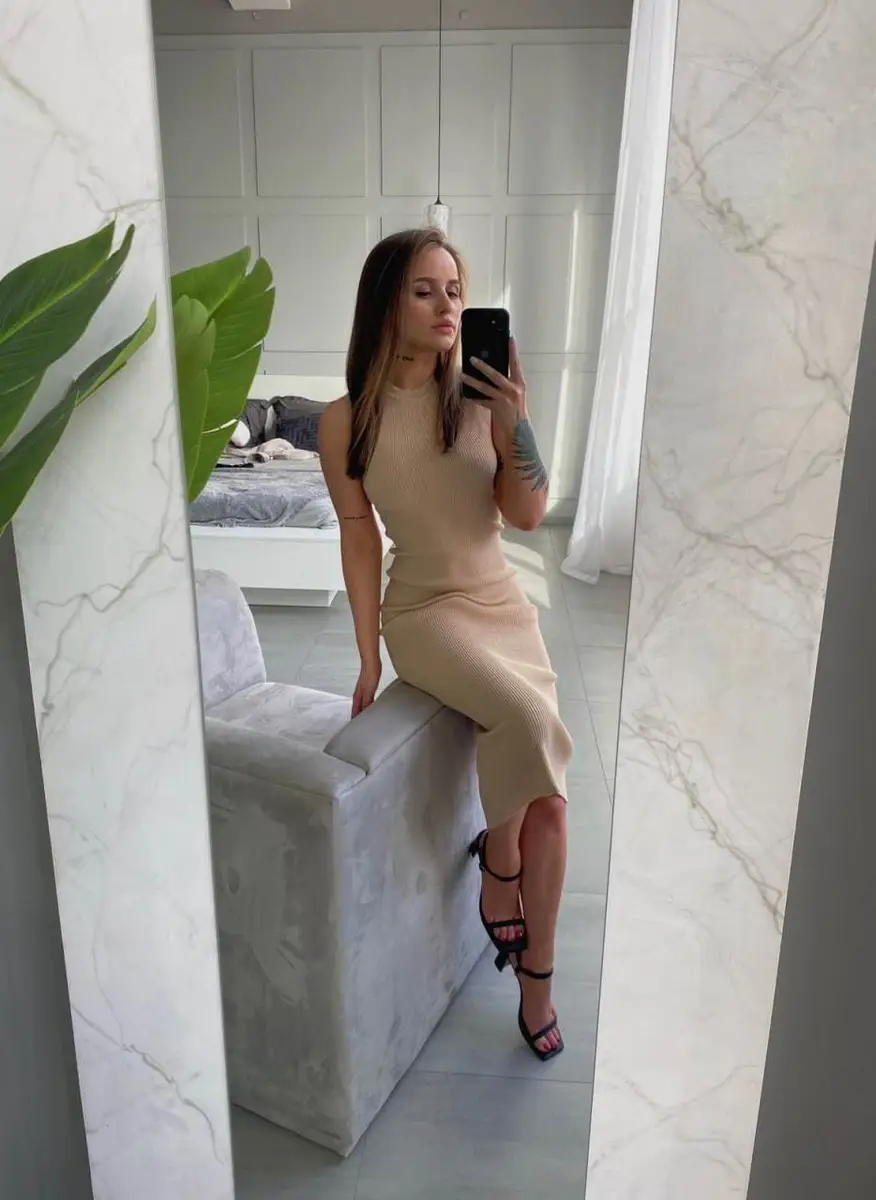 Asya escort in London