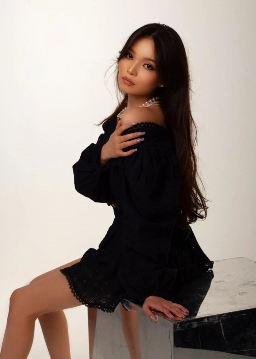 Aurika escort in London