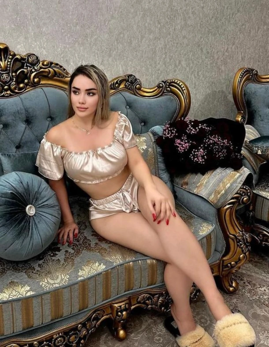 Caroline escort in London