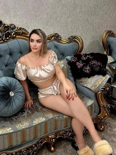 Caroline escort in London