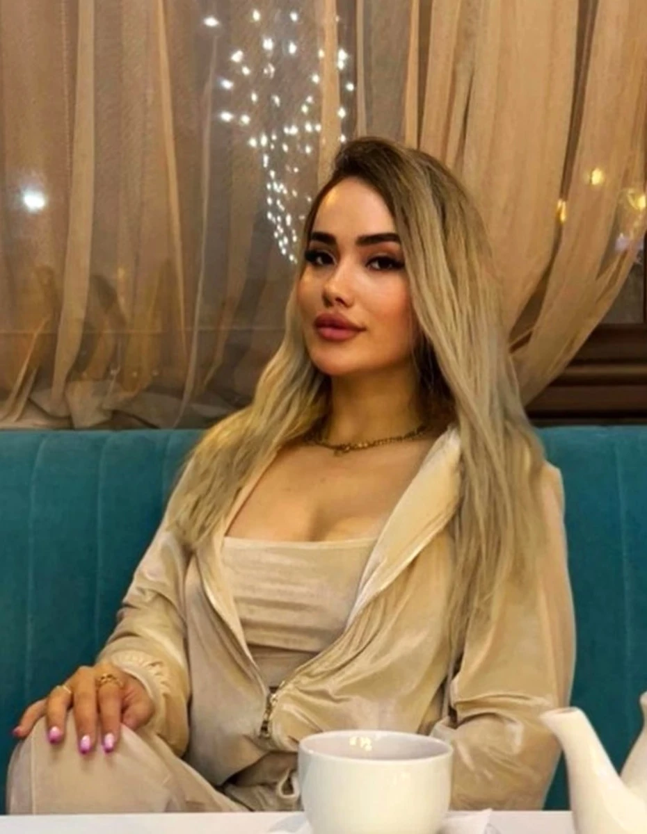 Caroline escort in London