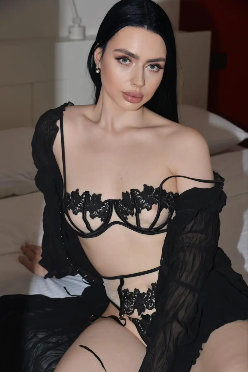 Clodia escort in London