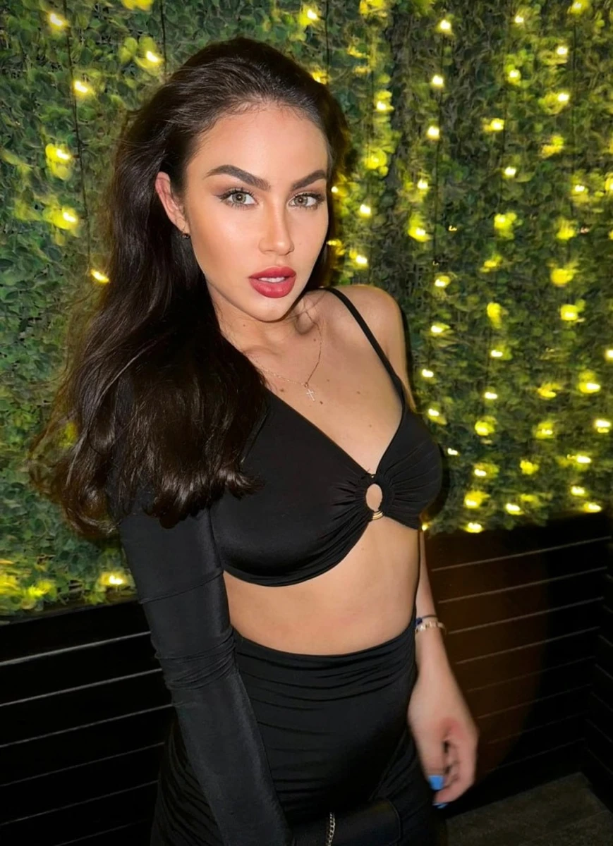Eli escort in London