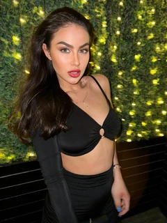 Eli escort in London