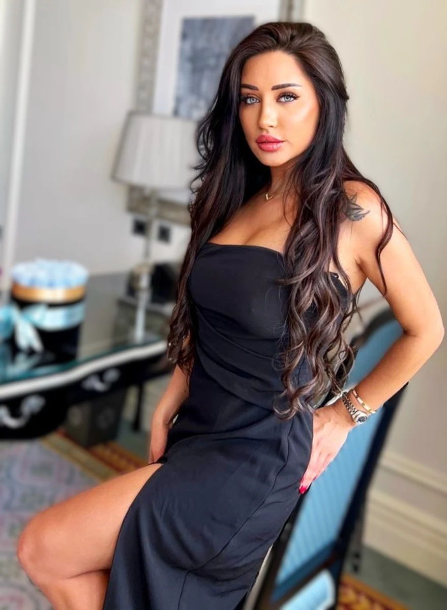 Gloria escort in London
