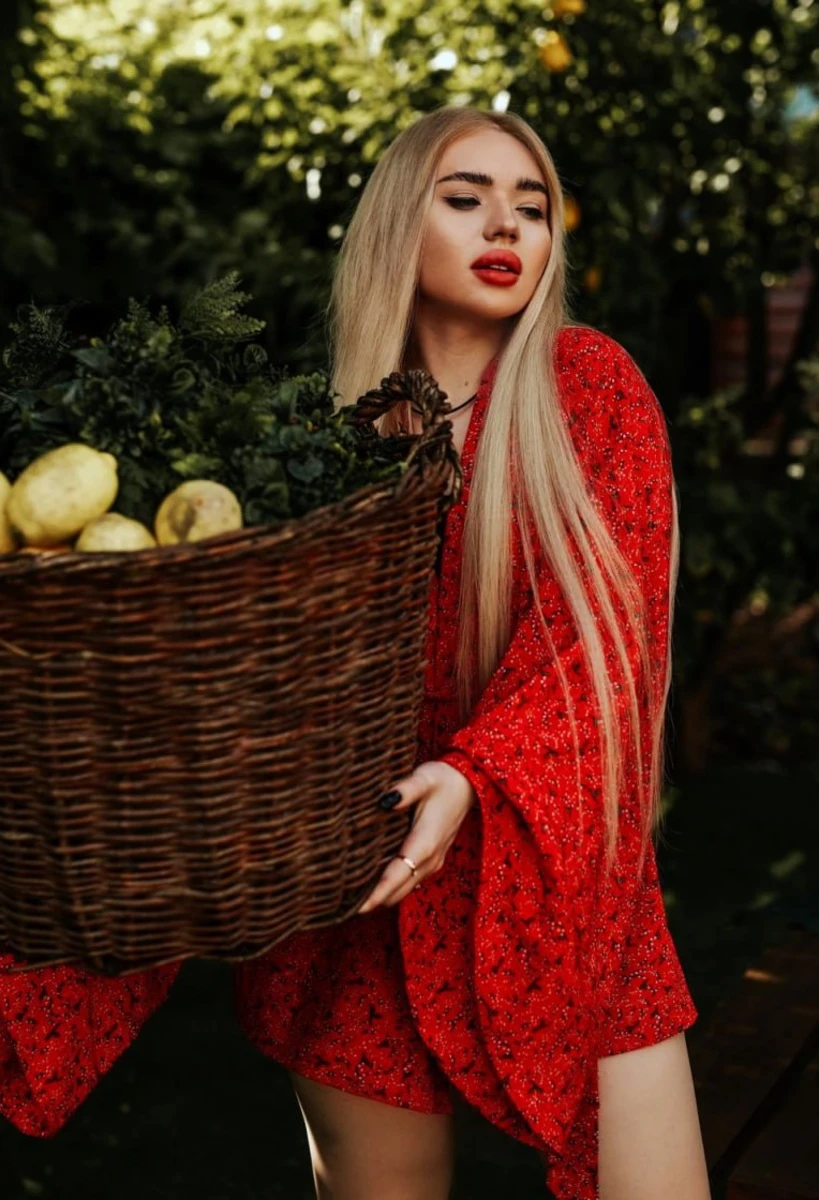 Inessa escort in London