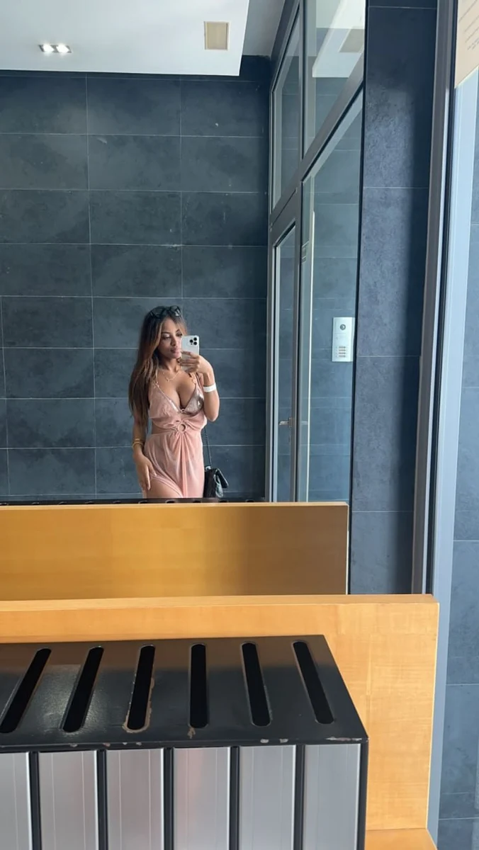 Julia escort in London