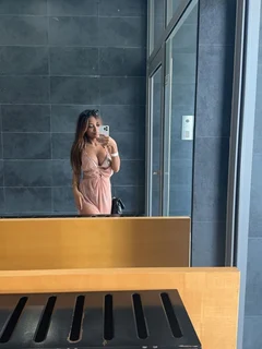 Julia escort in London