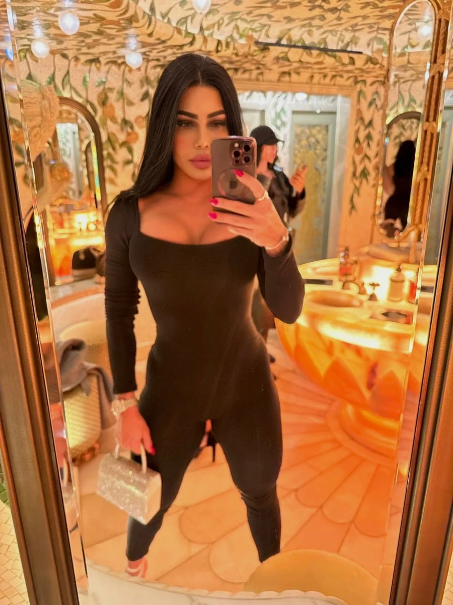 Julianne escort in London