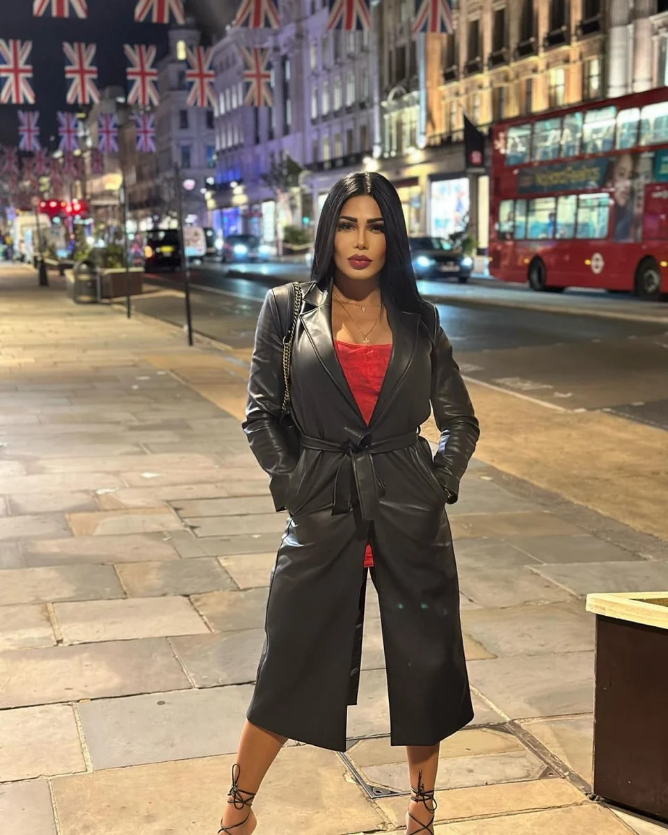 Julianne escort in London