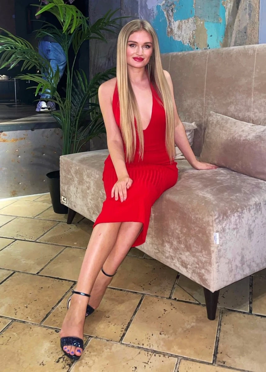 Kira escort in London