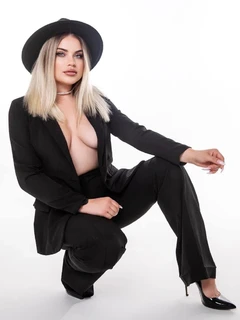 Lelya escort in London