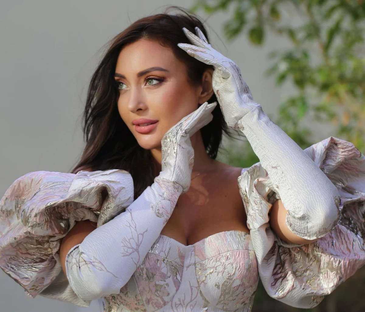 Lily escort in London