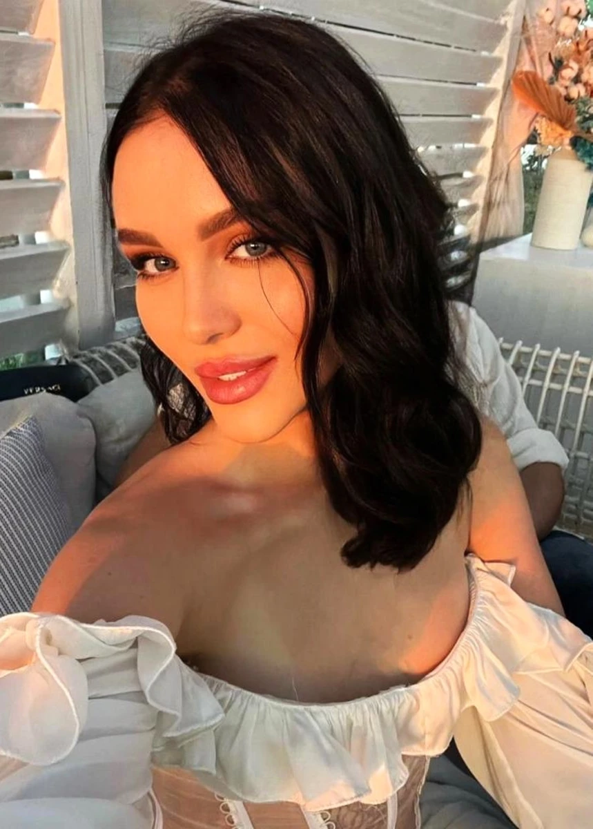 Lina escort in London