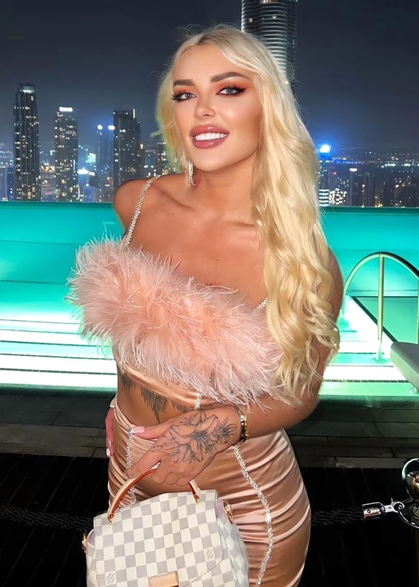 Liza escort in London