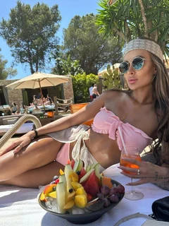 Lukeriya escort in London