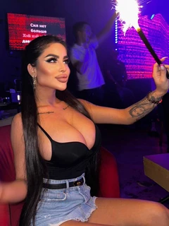 Mariam escort in London