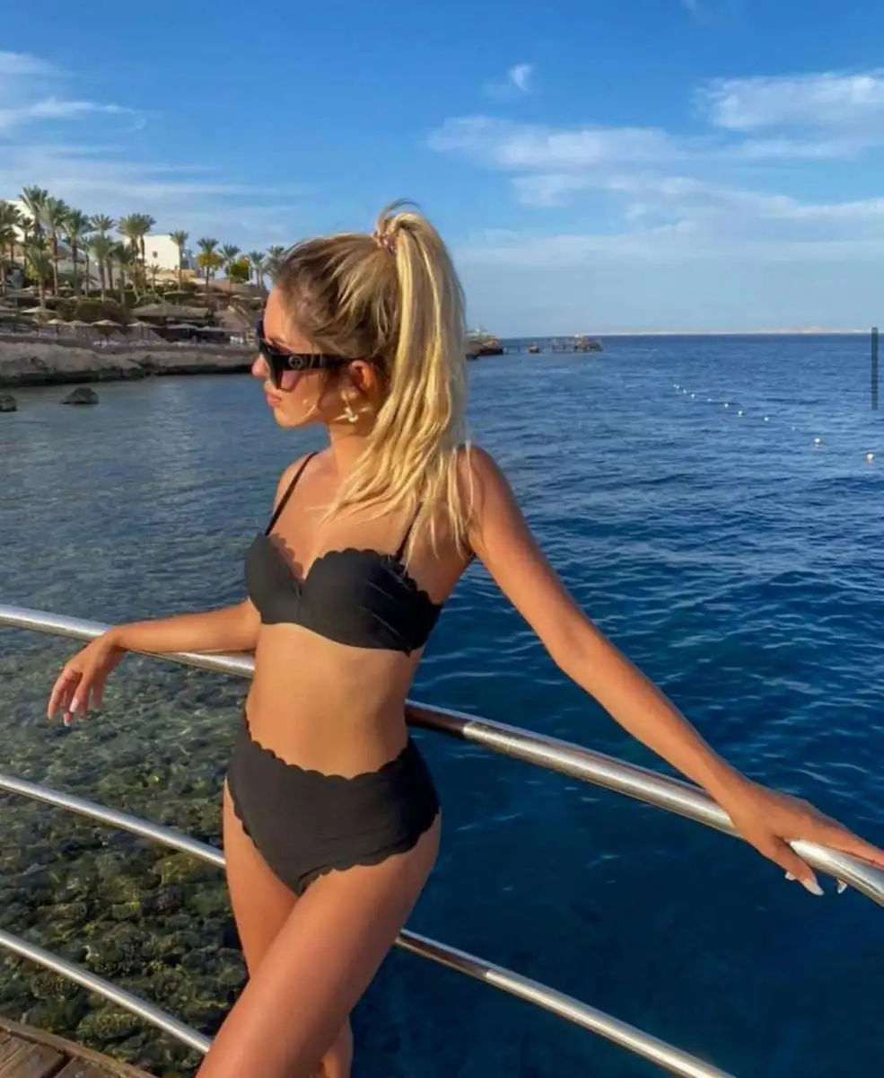 Masha escort in London