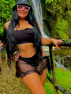 Mia escort in London