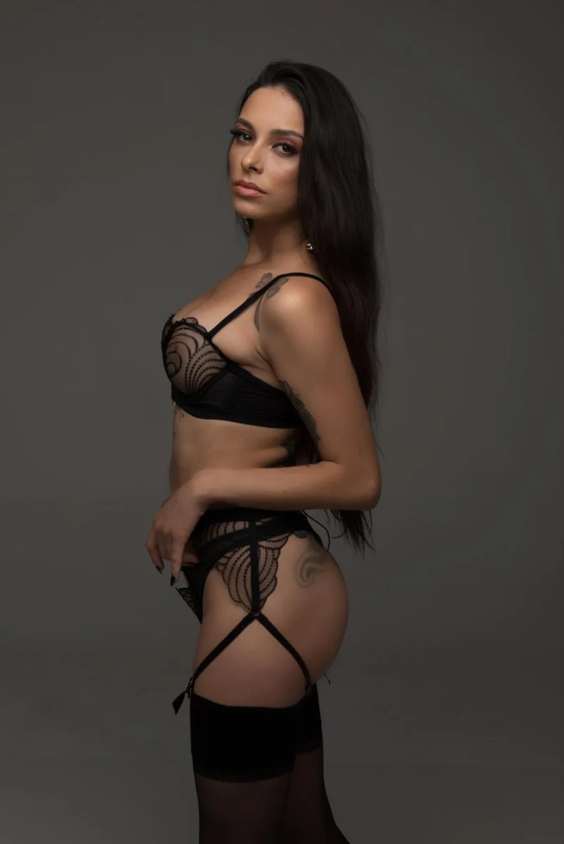 Monique escort in London