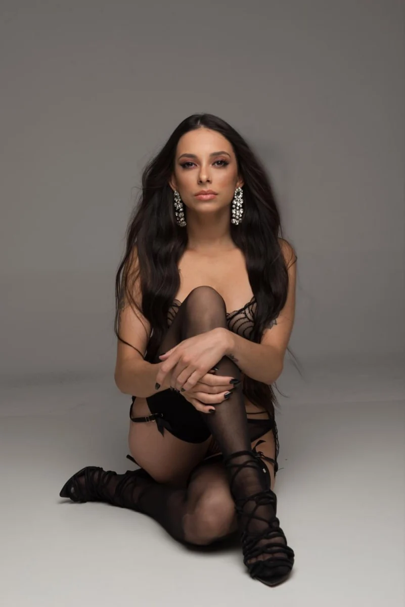Monique escort in London