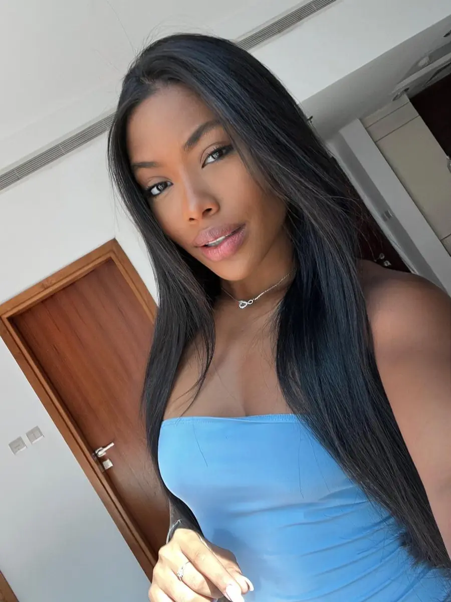Naomi escort in London