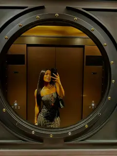 Naomi escort in London