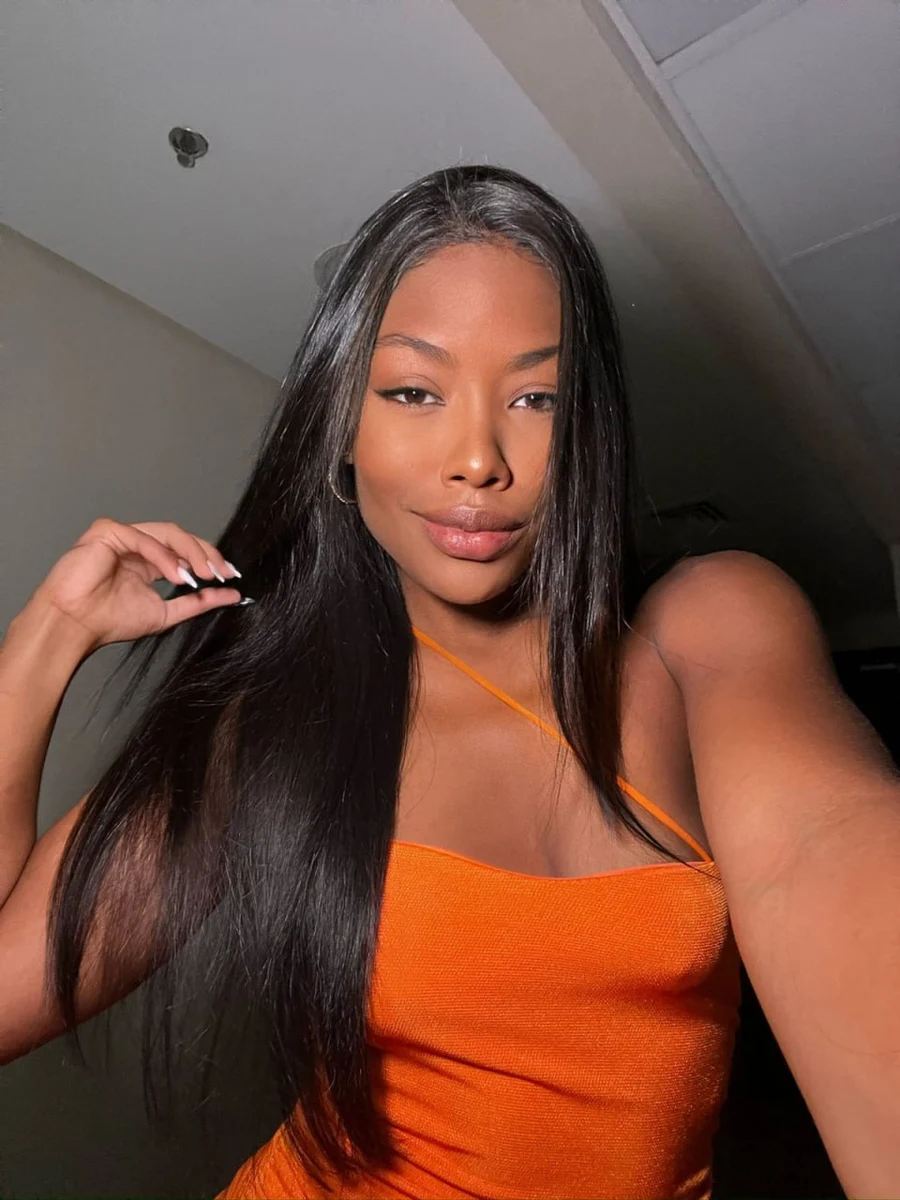 Naomi escort in London