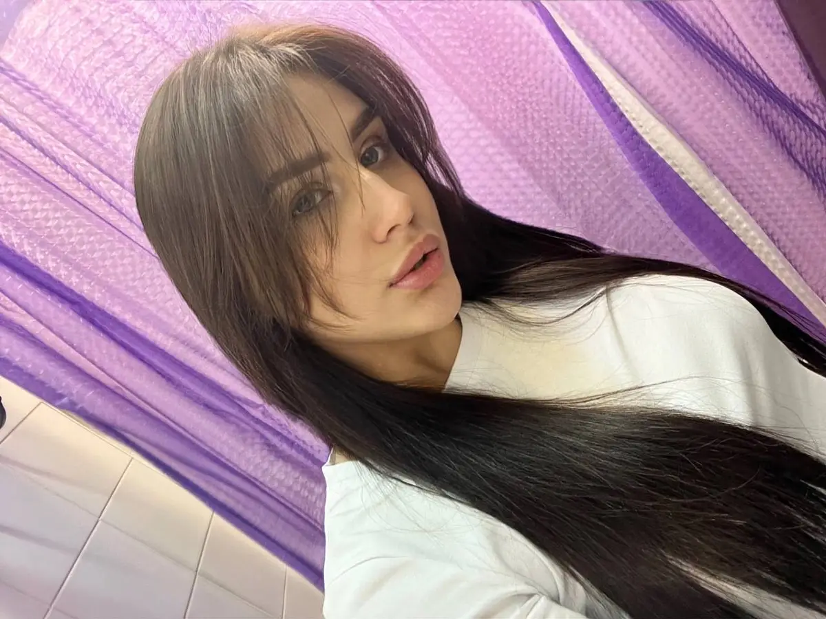Nica escort in London