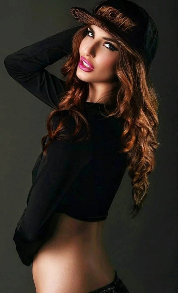 Ninnel escort in London