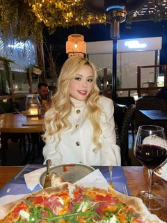 Sophia escort in London