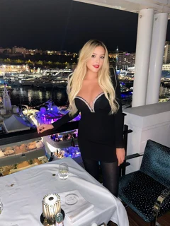 Sophia escort in London